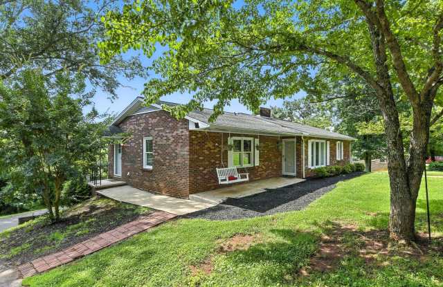Spacious 3 Bed, 3 Bath Home on an Acre – Move-In Ready! Gallery 3
