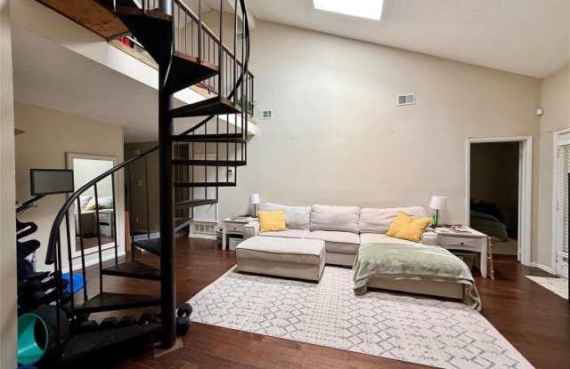 4220 John Court Gallery 4