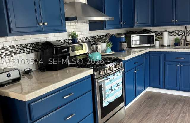 124 S Bay Harbor Dr. Gallery 1