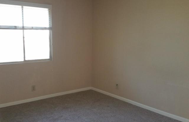 8841 N 12TH Place Gallery 2