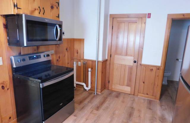 Charming 4-Bedroom Home in Wolfeboro, NH Gallery 4