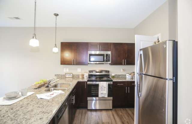 544 Northeast Ridgeview Drive Gallery 2