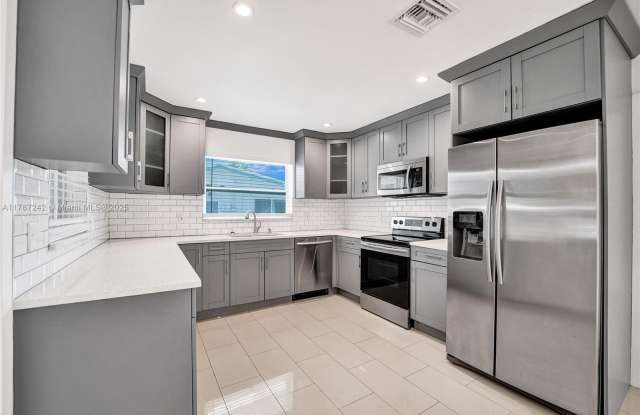 5380 SW 3rd St photos photos