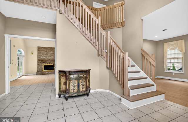 15 SCENIC Drive Gallery 4