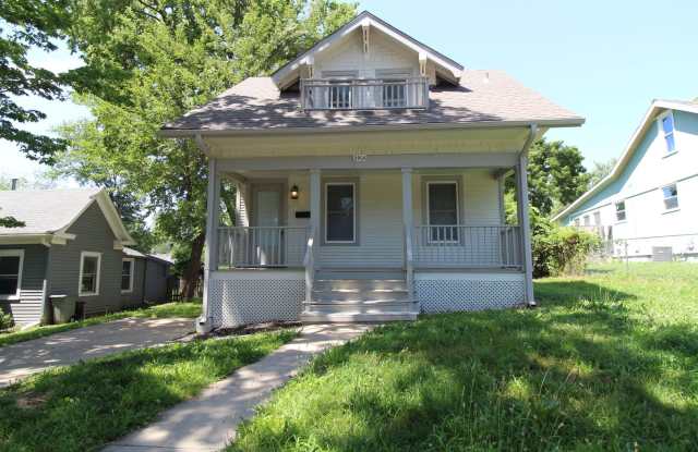 2 Bedroom 1 Bath Home With An Office Or Den Area photos photos