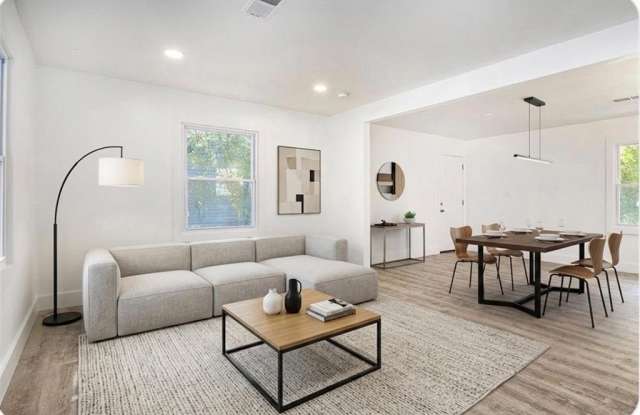 1317 Redford Drive SE Gallery 4
