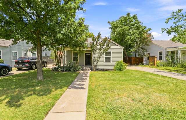 UT PRE-LEASE: 2013 Completely Remodeled 6 bed / 3 bath North Campus Home Gallery 1