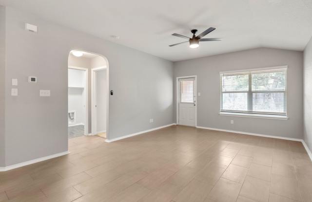 Spacious 4-Bedroom Home in Bulverde | Community Pool + Private Fenced Yard! Gallery 3