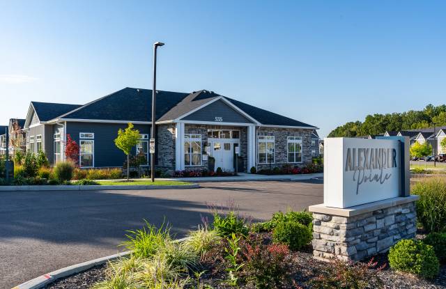 Alexander Pointe Apartments Gallery 2