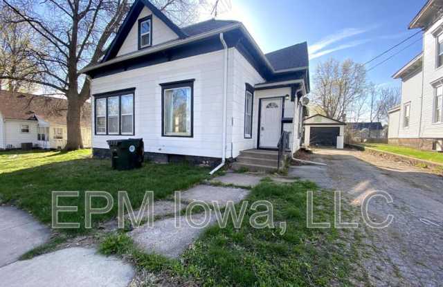 813 West 2nd Street - 813 West 2nd Street, Waterloo, IA 50701