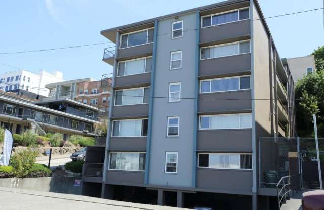 Clift House Apartments | Updated Homes Near Broadway and Light Rail Gallery 4