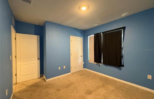2894 COMMON CRANE Court Gallery 4