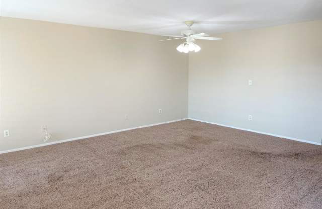 8301 N 21st Drive Gallery 3