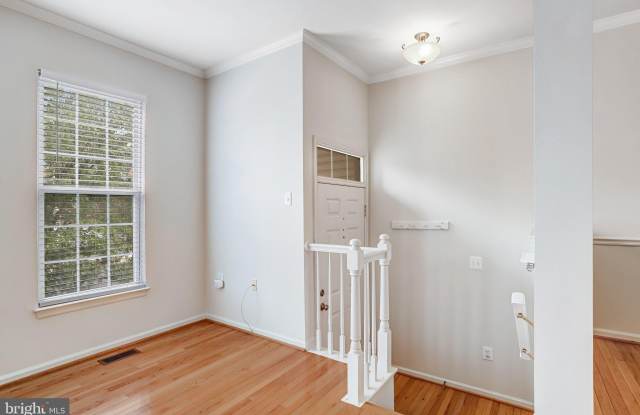20913 SANDSTONE Square Gallery 3