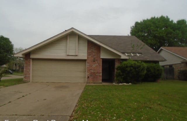 2530 Clayton Oaks Dr. - 2530 Clayton Oaks Drive, Grand Prairie, TX 75052