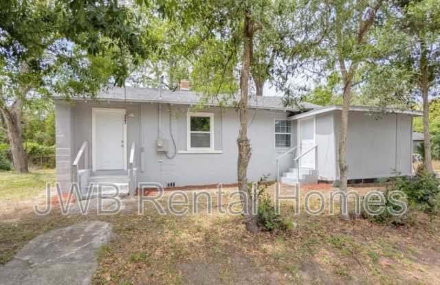 2002 15th St W photos photos