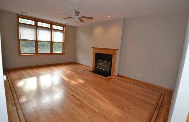 4235 Kenmore Gallery 4