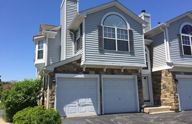 878 Ann Arbor Lane - 878 Ann Arbor Lane, Vernon Hills, IL 60061