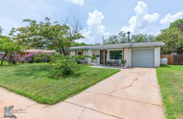 1430 Westview Drive Gallery 2