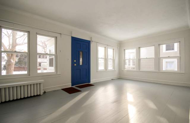 3612 Garfield Avenue South Gallery 2