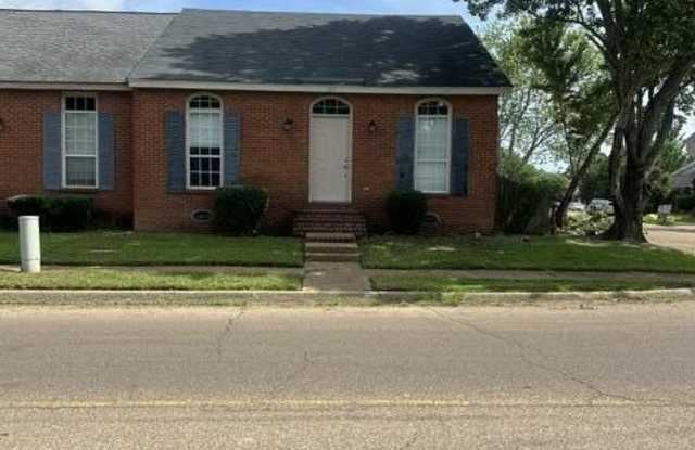 105 Northtown Drive photos photos