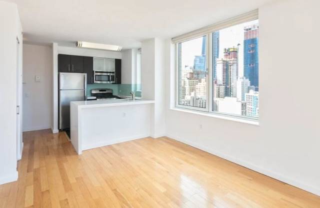 344 West 37th St. Gallery 3