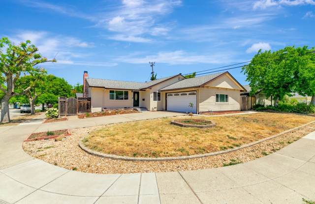 Move-In Ready Cambrian Gem – New Appliances and many upgrades! photos photos