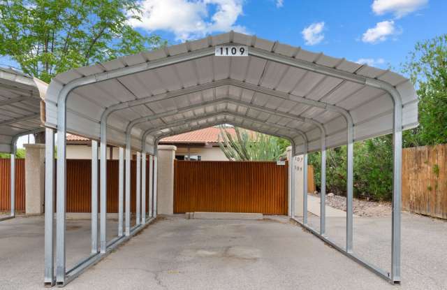 Private and Charming 2 Bed 1 Bath house Gallery 1