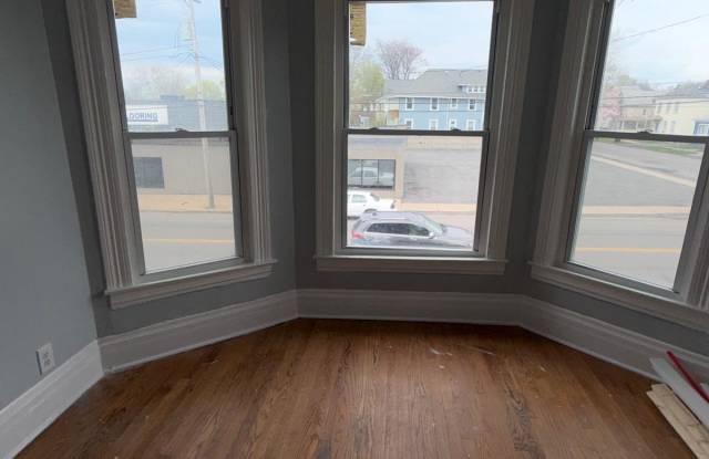 1507 North Salina Street - 3 photos photos