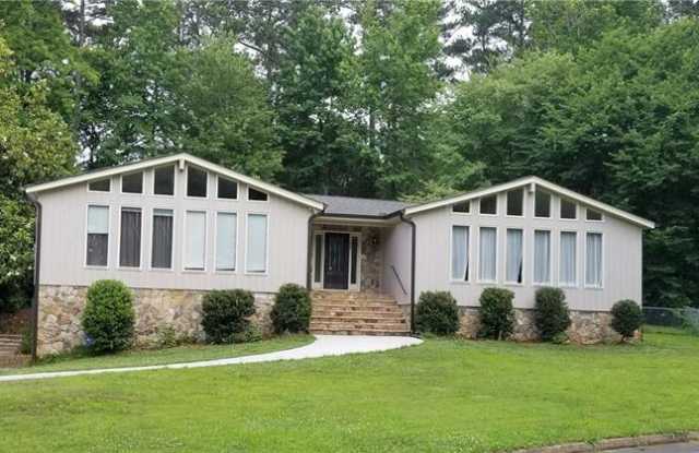 4186 Chestnut Ridge Drive - 4186 Chestnut Ridge Drive, Dunwoody, GA 30338
