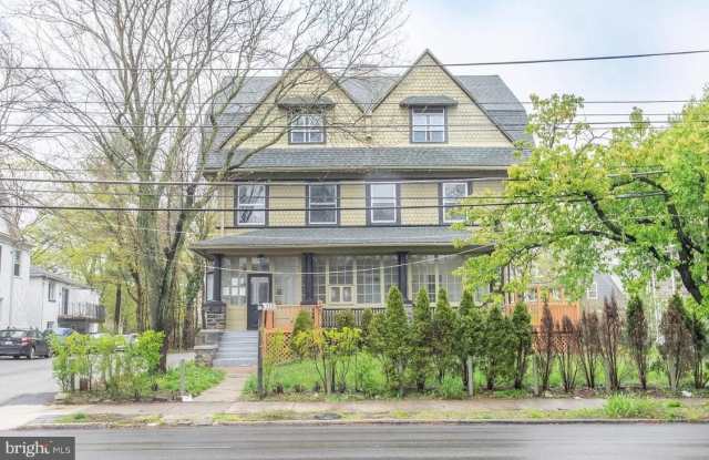 115 MONTGOMERY Avenue unit: 2 photos photos