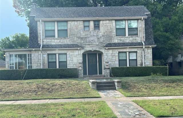 1935 Cedar Crest Boulevard - 1935 Cedar Crest Boulevard, Dallas, TX 75203