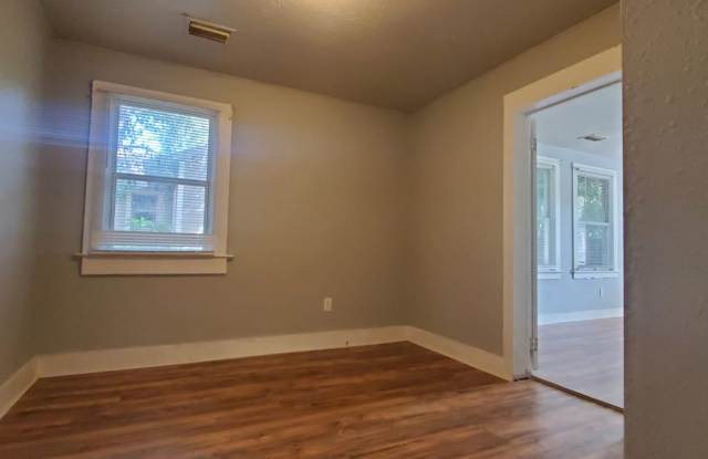 $500 OFF FIRST MONTHS RENT MOVE-IN SPECIAL!! - 1124 Belleair Road, Clearwater, FL 33756