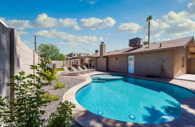 8338 E Monterosa St - 8338 East Monterosa Street, Scottsdale, AZ 85251