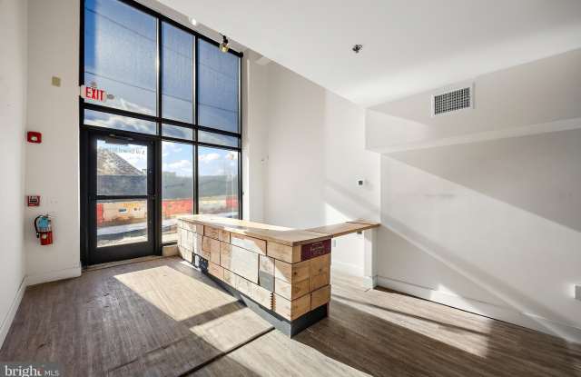 5 GIRARD Street Gallery 4