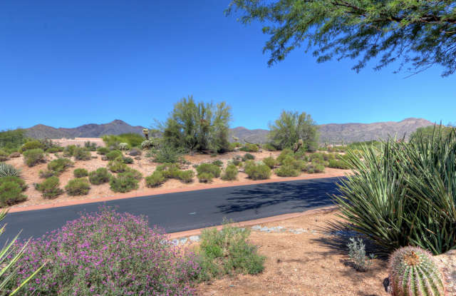 10103 E GRAYTHORN Drive Gallery 2