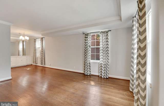 2941 S DINWIDDIE Street Gallery 4