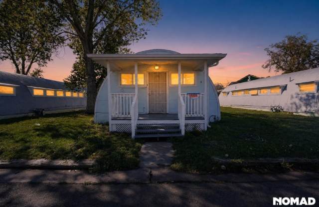 Charming 2BR Duplex in Commerce City Gallery 1