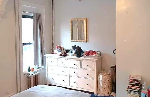 67 1/2 Sixth Avenue photos photos