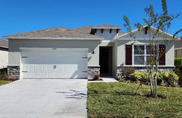 Lovely 4 Bedroom Home at Oak Leaf Preserve photos photos