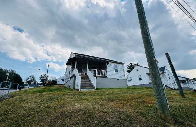 2 Bedroom, 1 Bath House Gallery 4