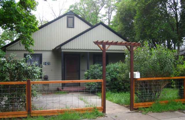 PRICE REDUCTION!!!! Cute home just blocks from CSUC! - 1421 Hobart Street, Chico, CA 95926