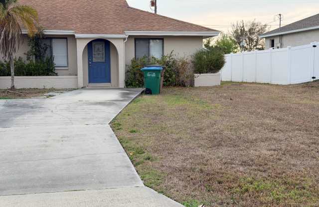2 Bed/1 bath Centrally Located~ photos photos 2 Bed/1 bath Centrally Located~ photos photos