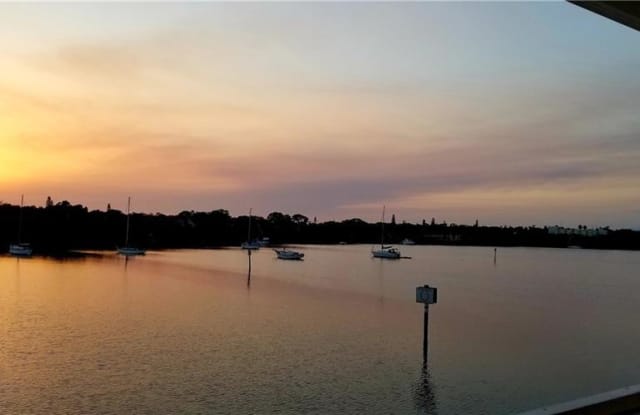 3791 POMPANO DRIVE SE - 3791 Pompano Drive Southeast, St. Petersburg, FL 33705