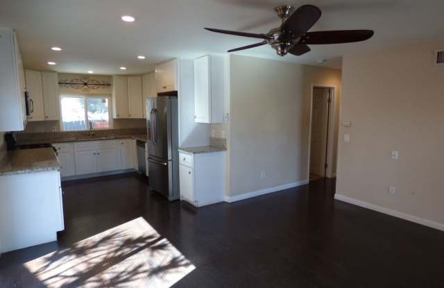 1088 Carlsbad Street Gallery 3