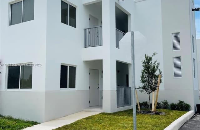 310 E 7th St photos photos