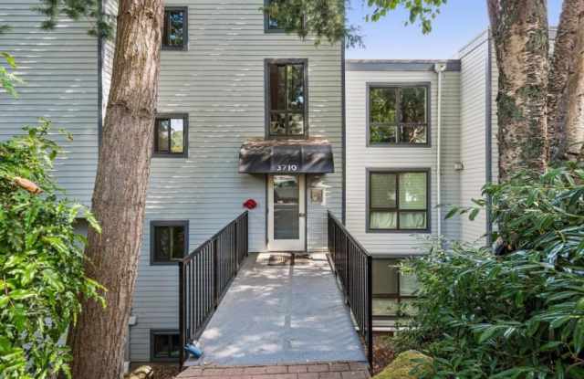 3710 26th PL W B4 Gallery 1