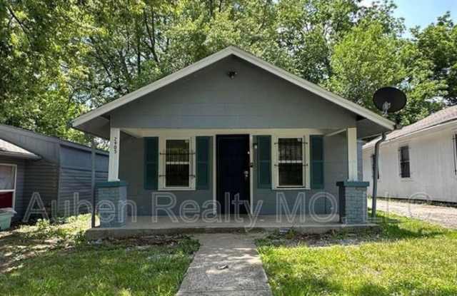 2905 E 61st St - 2905 East 61st Street, Kansas City, MO 64130