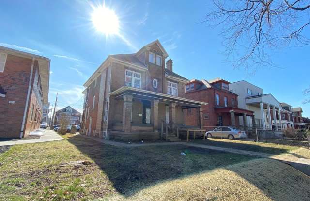 165 E 12th Avenue - 165 East Twelfth Avenue, Columbus, OH 43201
