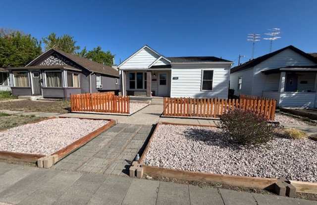 Adorable 4 Bedroom 2 Bathroom Single Family Home Near Downtown!!! photos photos